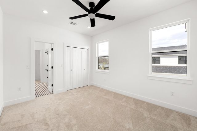 1500 Sylvan Glade 2B, Austin, TX 78745