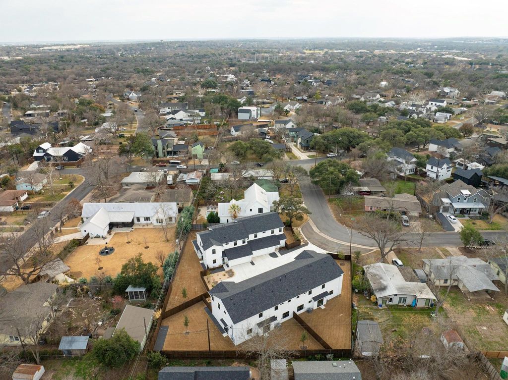 1500 Sylvan Glade 2B, Austin, TX 78745