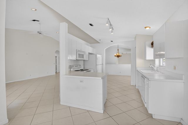 7978 Laina Lane 3, Boynton Beach, FL 33437