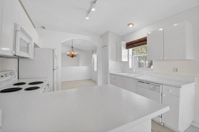 7978 Laina Lane 3, Boynton Beach, FL 33437