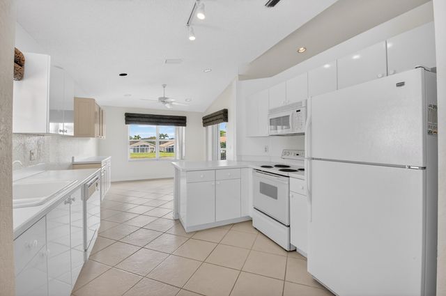 7978 Laina Lane 3, Boynton Beach, FL 33437