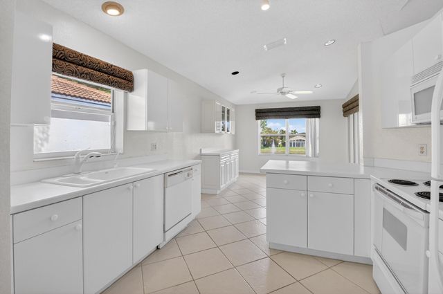 7978 Laina Lane 3, Boynton Beach, FL 33437