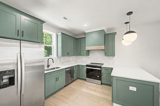 2010 Maple View Ln, Nashville, TN 37207