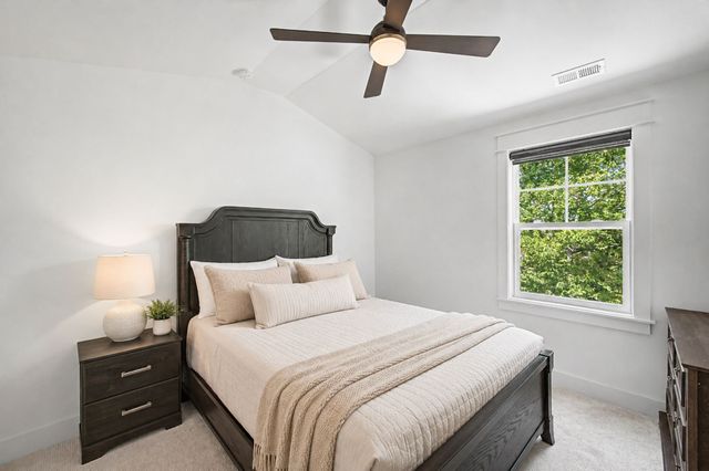 2010 Maple View Ln, Nashville, TN 37207