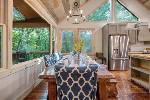 241 Lees Ride, Mccaysville, GA 30555