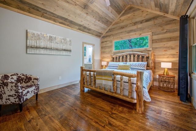 241 Lees Ride, Mccaysville, GA 30555