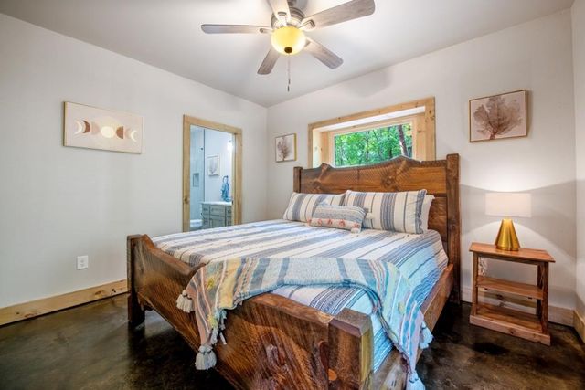 241 Lees Ride, Mccaysville, GA 30555