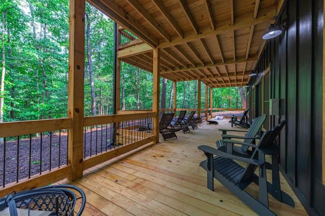 241 Lees Ride, Mccaysville, GA 30555