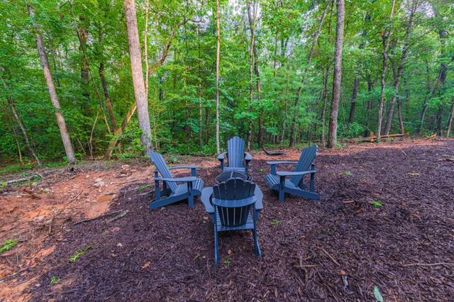 241 Lees Ride, Mccaysville, GA 30555