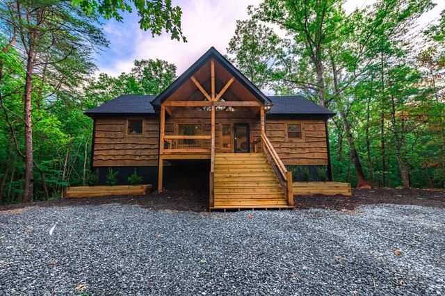 241 Lees Ride, Mccaysville, GA 30555