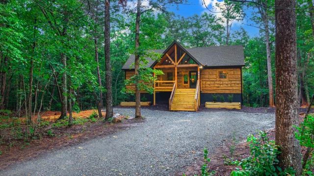 241 Lees Ride, Mccaysville, GA 30555