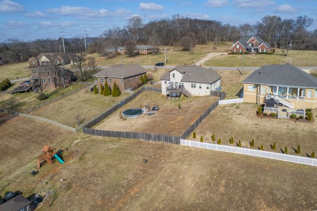 1707 Aster Dr, Columbia, TN 38401