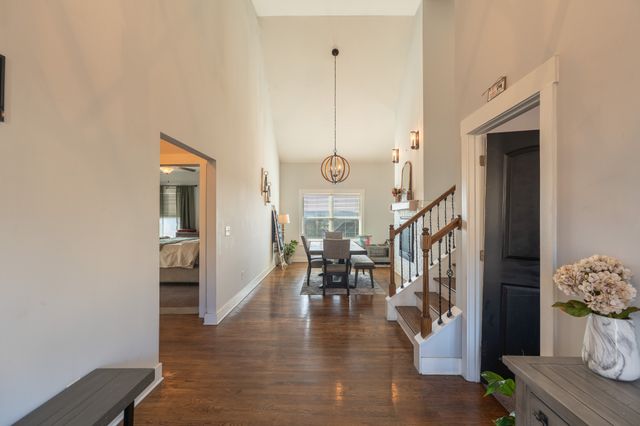 1707 Aster Dr, Columbia, TN 38401