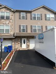 945 RACHEL DR, York, PA 17404