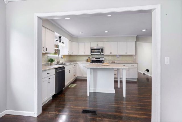 112 LEE ST, Staunton, VA 24401