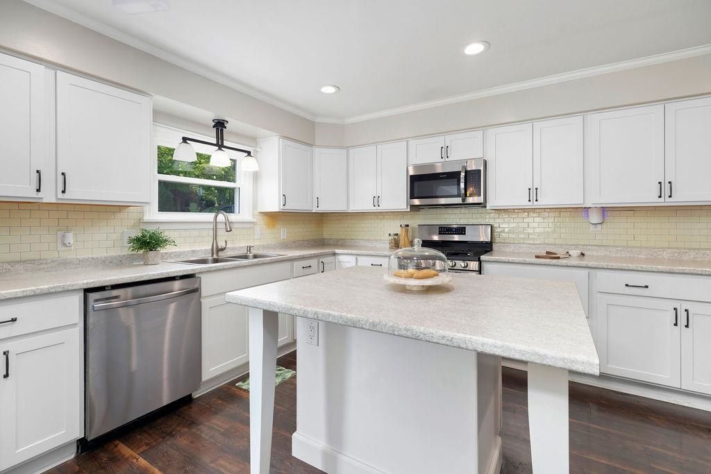 112 LEE ST, Staunton, VA 24401