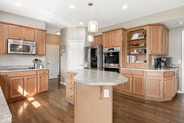 14095 Farmstead Drive, Fishers, IN 46040