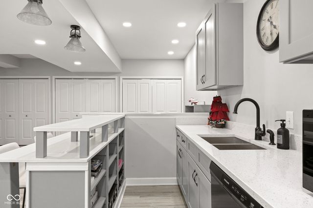 14095 Farmstead Drive, Fishers, IN 46040