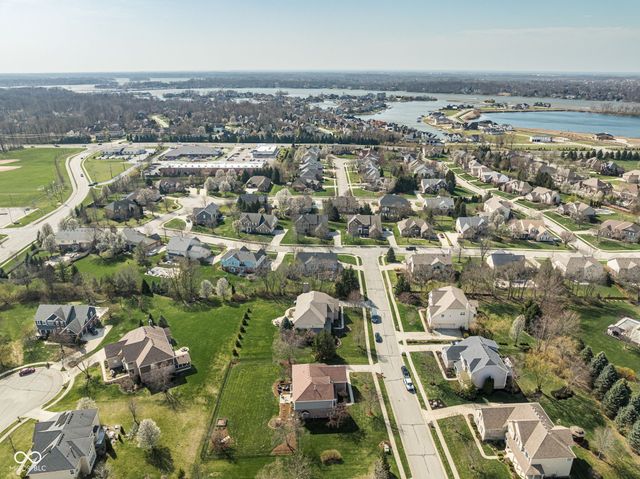 14095 Farmstead Drive, Fishers, IN 46040