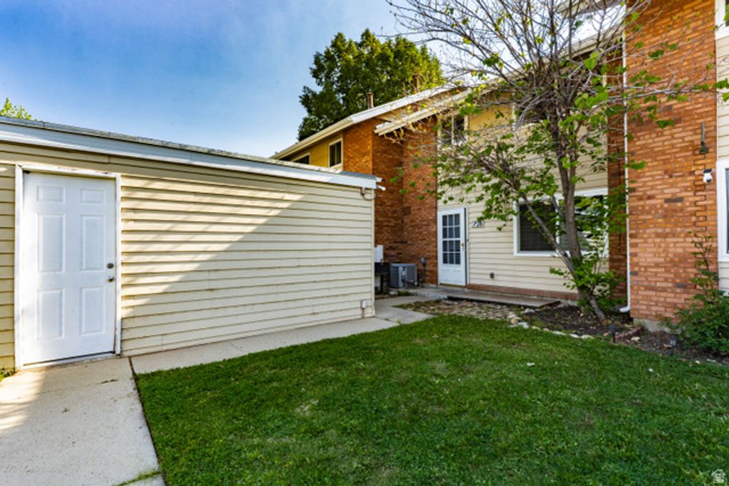 Image 4 of property listing at 728 N 400 E, Orem, UT 84097