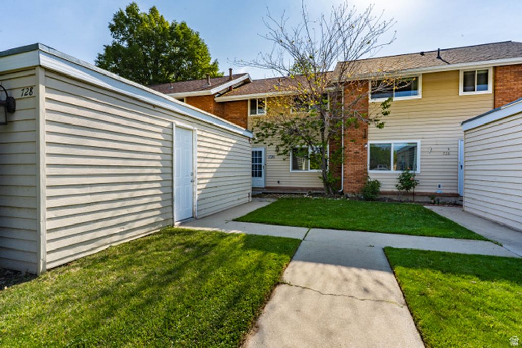 Image 5 of property listing at 728 N 400 E, Orem, UT 84097