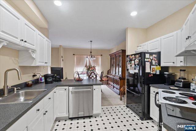 9224 Richmond Road, West Milford, NJ 07480