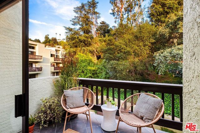 2018 Griffith Park Boulevard 310, Los Angeles, CA 90039