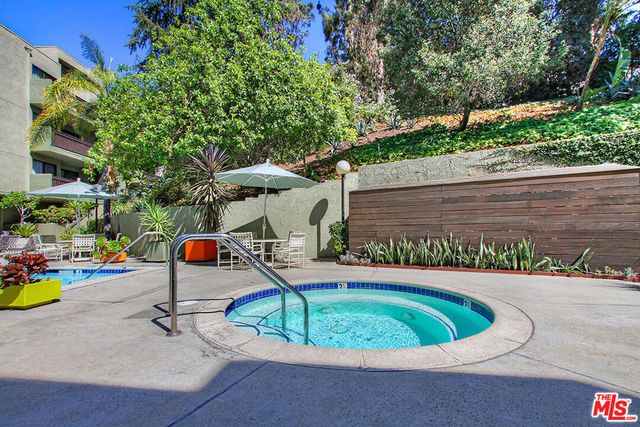 2018 Griffith Park Boulevard 310, Los Angeles, CA 90039