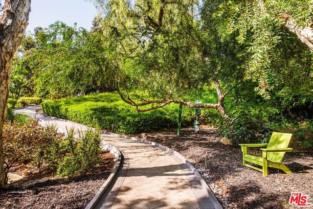 2018 Griffith Park Boulevard 310, Los Angeles, CA 90039
