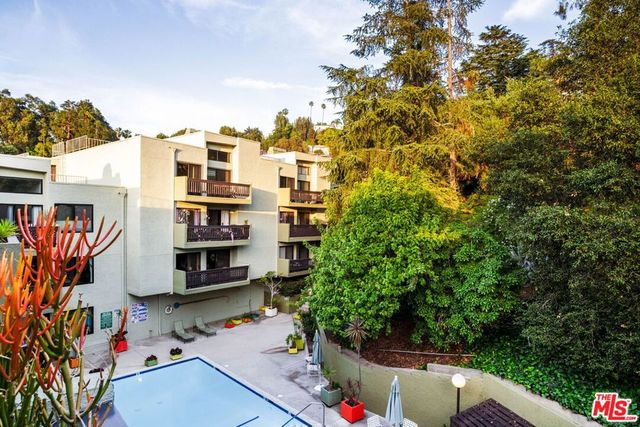 2018 Griffith Park Boulevard 310, Los Angeles, CA 90039