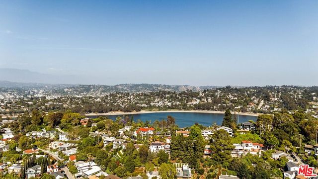 2018 Griffith Park Boulevard 310, Los Angeles, CA 90039
