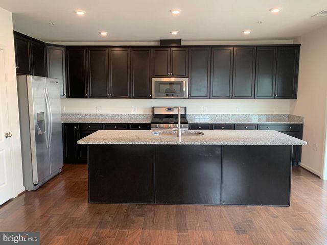 3705 CHIPPENDALE CIR, Woodbridge, VA 22193