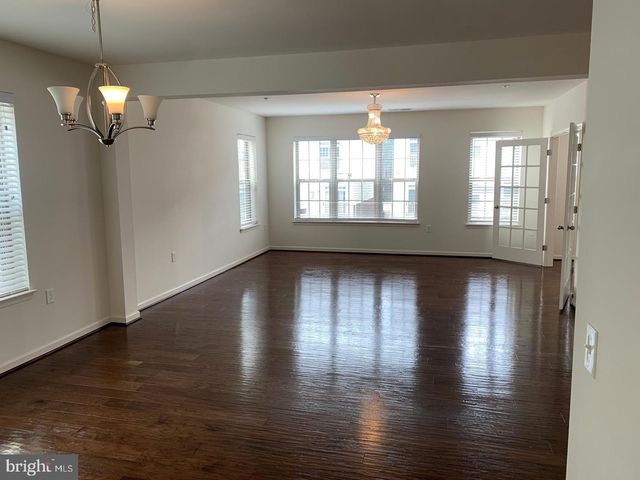 3705 CHIPPENDALE CIR, Woodbridge, VA 22193