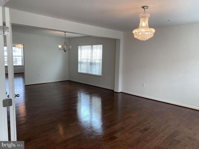 3705 CHIPPENDALE CIR, Woodbridge, VA 22193