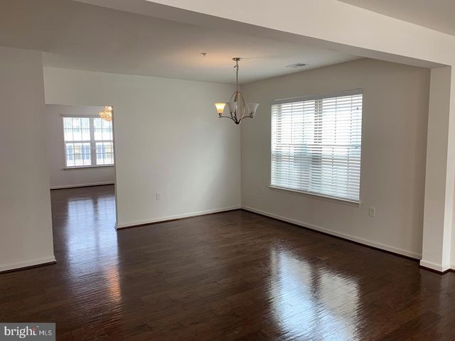 3705 CHIPPENDALE CIR, Woodbridge, VA 22193