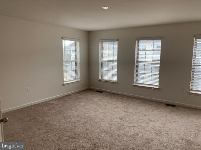 3705 CHIPPENDALE CIR, Woodbridge, VA 22193