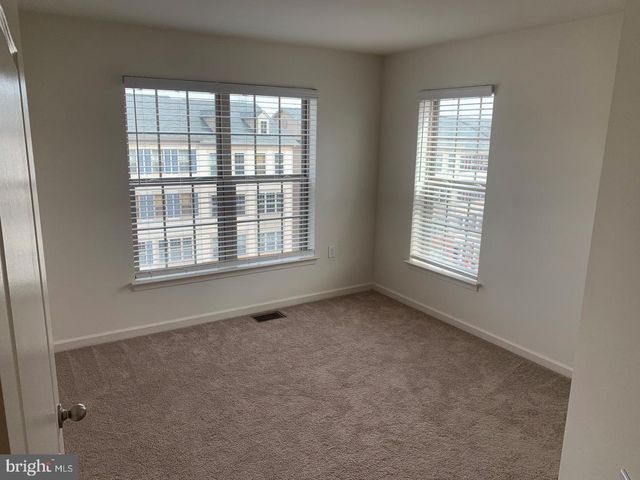 3705 CHIPPENDALE CIR, Woodbridge, VA 22193