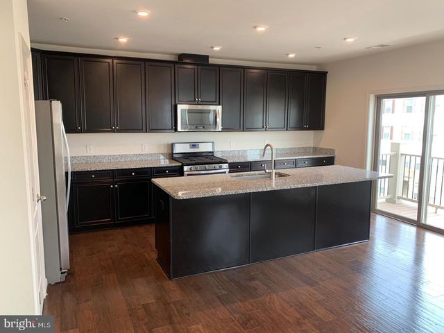 3705 CHIPPENDALE CIR, Woodbridge, VA 22193