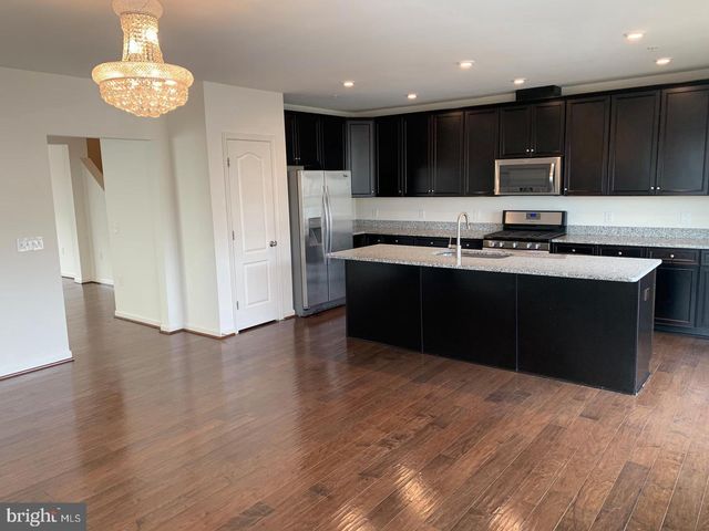 3705 CHIPPENDALE CIR, Woodbridge, VA 22193