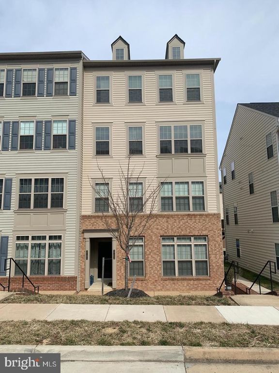 3705 CHIPPENDALE CIR, Woodbridge, VA 22193