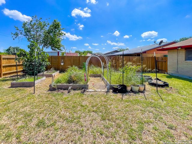 1206 Fairview, Beeville, TX 78102