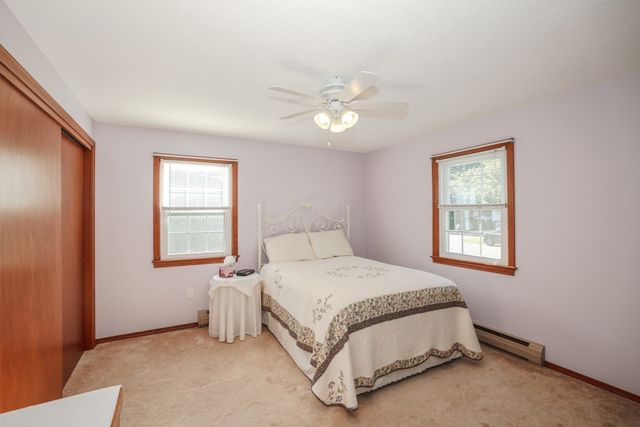 14 Brentwood Dr, Leominster, MA 01453