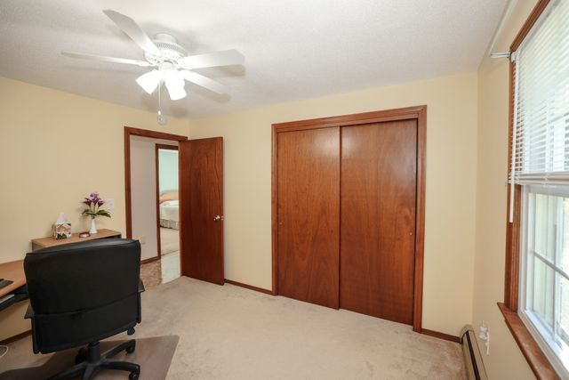 14 Brentwood Dr, Leominster, MA 01453