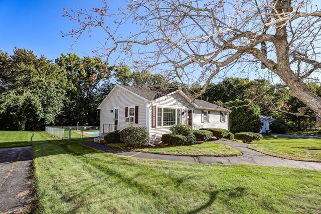 14 Brentwood Dr, Leominster, MA 01453
