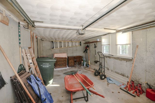 14 Brentwood Dr, Leominster, MA 01453