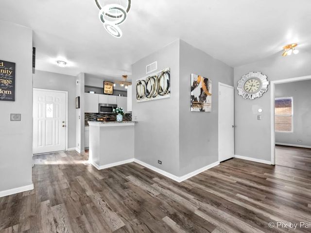 4909 Spencer Avenue A, Lisle, IL 60532
