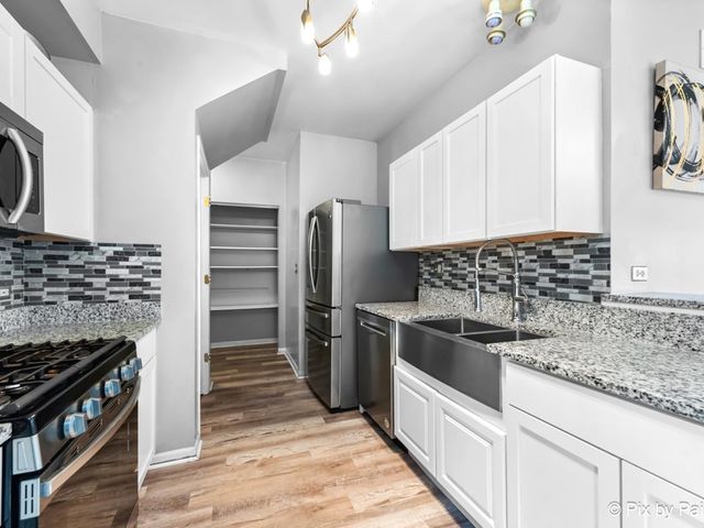 4909 Spencer Avenue A, Lisle, IL 60532