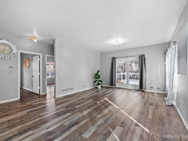 4909 Spencer Avenue A, Lisle, IL 60532