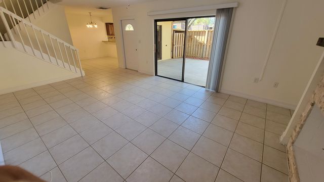 117 1st Court, Palm Beach Gardens, FL 33410