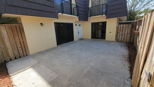 117 1st Court, Palm Beach Gardens, FL 33410